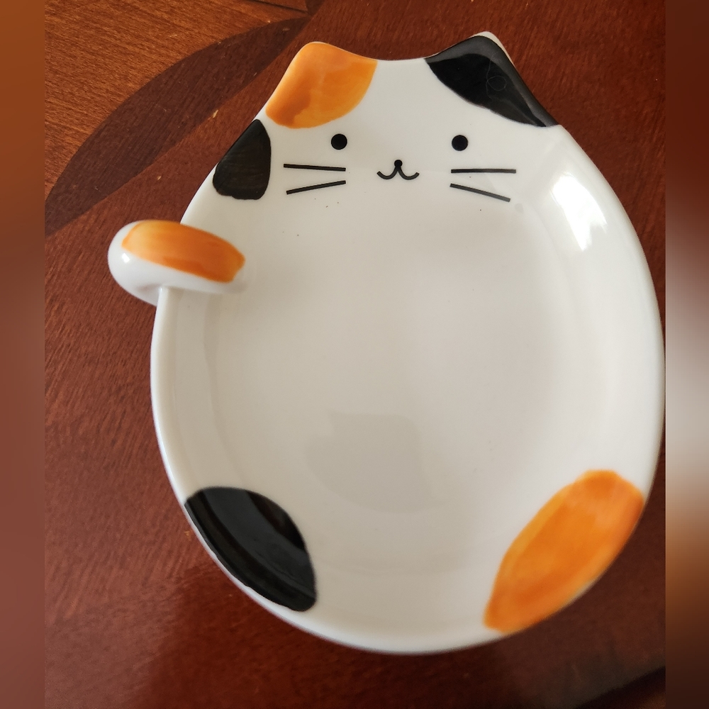 Ceramic cat dish